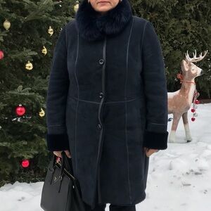 Elegant Navy Blue Fur Women's Coat w Paperwork Authentication